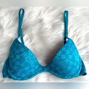 Victoria’s Secret blue lace bra-Sz 32B
